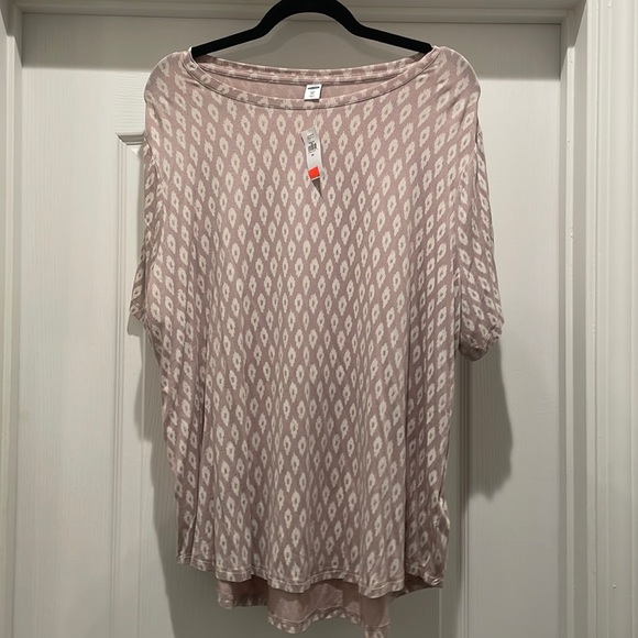 Old Navy Tops - NWT Old Navy Luxe Patterned Top